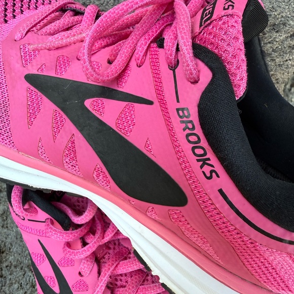 Brooks Revel women’s Pink & Black athletic shoes size 9💗 - Picture 8 of 8